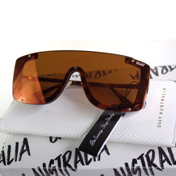 Quay NWT Hold For Applause Tortoiseshell Gold Oversized Sunnies with Case - Picture 7 of 13